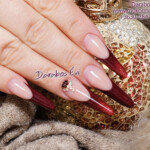 Orosz mandula porcelán műköröm Orosz mandula porcelán műköröm