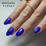 Zselé köröm lakkzselével fedve Zselé köröm lakkzselével fedve