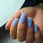 Szögletes épített zselé műköröm pulcsi mintával Szögletes épített zselé műköröm pulcsi mintával