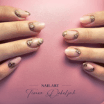 Nude géllakk kézzel festett díszítéssel Nude géllakk kézzel festett díszítéssel